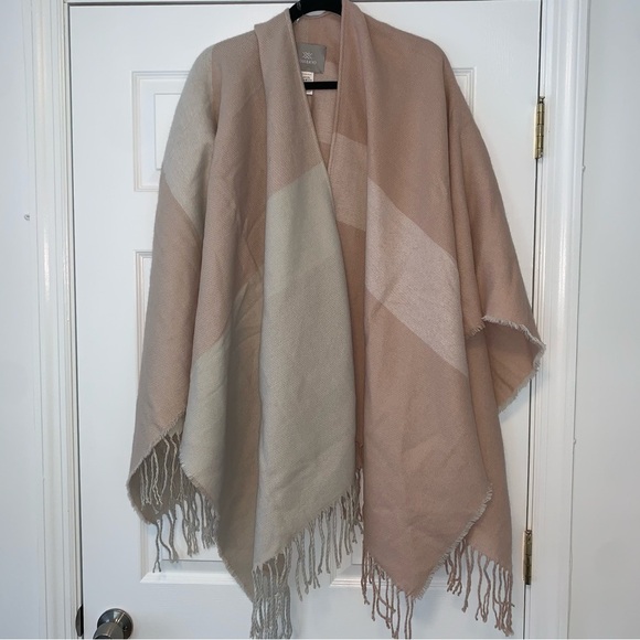 Soia & Kyo Cape Poncho - Picture 5 of 6